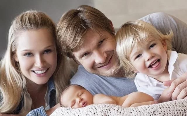 Shane watson and his anchor wife